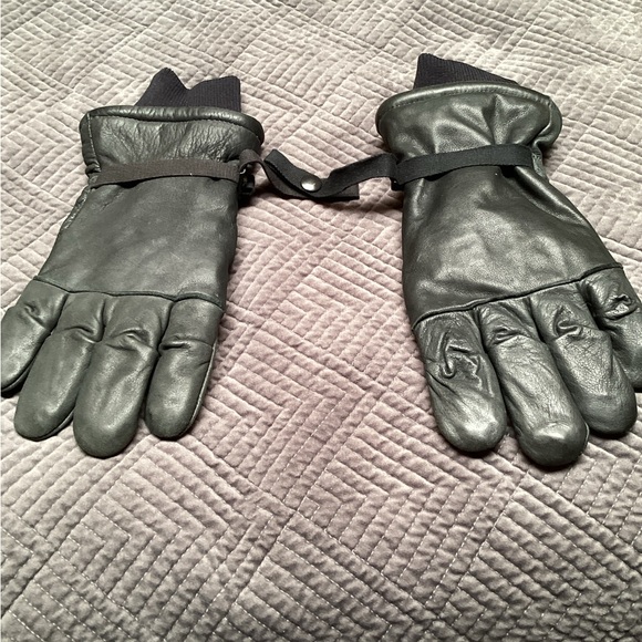 Hawkeye unisex black leather cold/wet gloves, size L.      113 - Picture 3 of 4